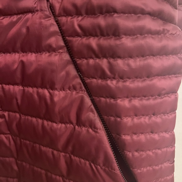 Eddie Bauer Women's MicroTherm 2.0 Down Hooded Jacket Cabernet XL - Picture 6 of 8